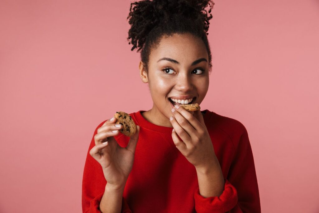 Women snacking with tradition, nostalgia for the holidays