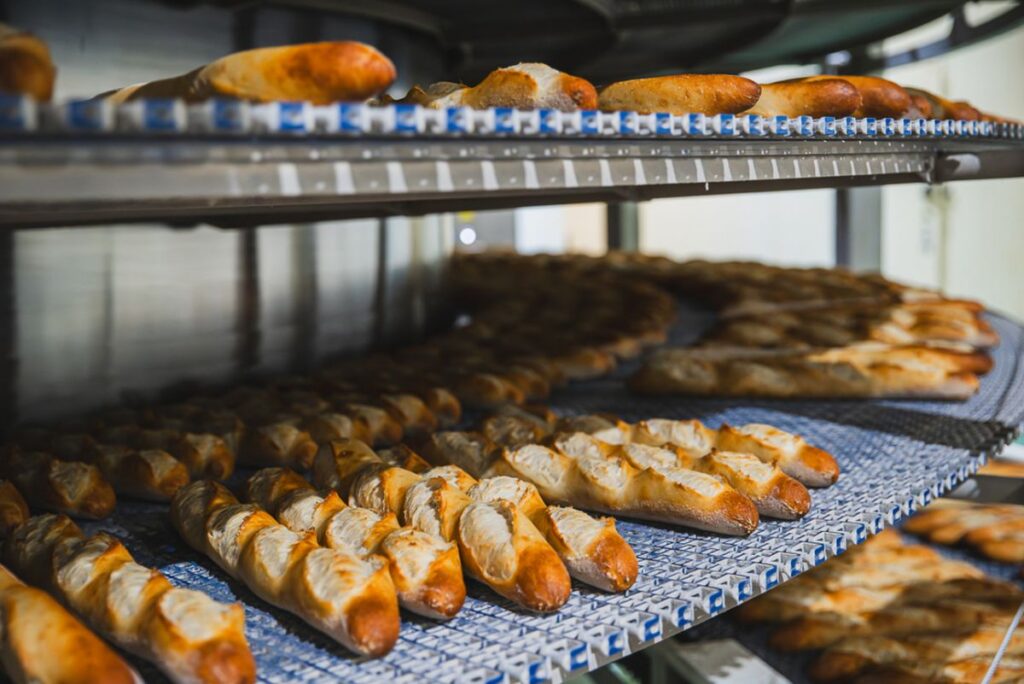 Bakery de France's bread on a traditional tech line